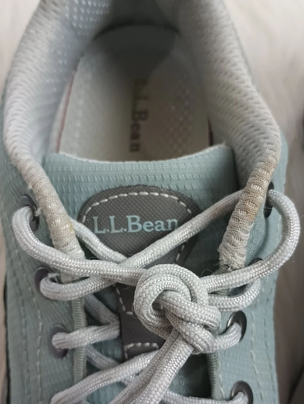 L.L. Bean Women's Hiking trail walking shoes/sneakers. size 8.5 gray/light teal